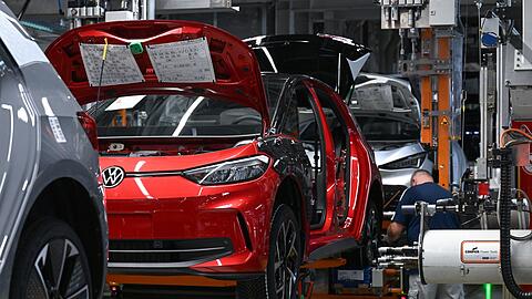 Die EU-Kommission will die Autoindustrie auch mit B&uuml;rokratieabbau entlasten. (Symbolbild)