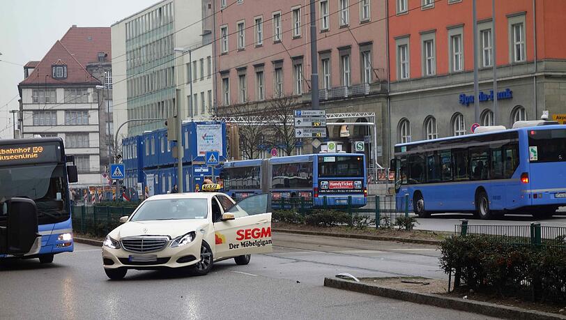 Tram-Unfall am Hauptbahnhof. Die Bilder