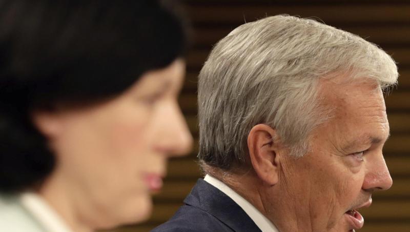 Vera Jourova (l), Vizepräsidentin der EU-Kommission, und Didier Reynders, EU-Kommissar für Justiz und Rechtsstaatlichkeit. Nachdem der Europäische Gerichtshof das Datenschutzabkommen "Privacy Shield" zwischen der EU und den USA gekippt hat, wollen beide Seiten über weitere Schritte beraten. Vera Jourova (l), Vizepräsidentin der EU-Kommission, und Didier Reynders, EU-Kommissar für Justiz und Rechtsstaatlichkeit. Nachdem der Europäische Gerichtshof das Datenschutzabkommen "Privacy Shield" zwischen der EU und den USA gekippt hat, wollen beide Seiten über weitere Schritte beraten.