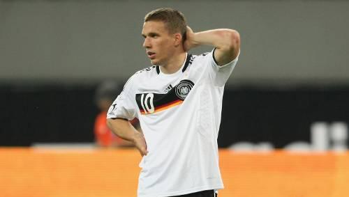 Kalt erwischt: Lukas Podolski ist überrascht, weil er nun doch nicht Christoph Daum als Trainer bekommt. Kalt erwischt: Lukas Podolski ist überrascht, weil er nun doch nicht Christoph Daum als Trainer bekommt.