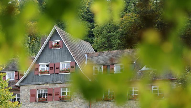 Ein Gebäude der Odenwaldschule in Oberhambach bei Heppenheim. Ein Gebäude der Odenwaldschule in Oberhambach bei Heppenheim.