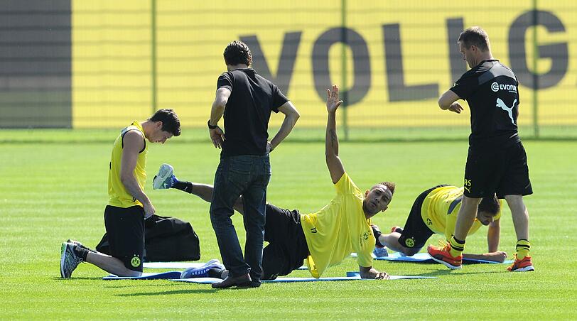 Lewandowski ist zurück im Dortmund Training. Am Sonntag hat der polnische Stürmer die Vorbereitung auf die neue Saison begonnen.