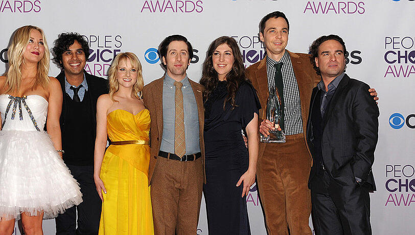 Bitte lächeln: "The Big Bang Theory"-Stars posieren fürs Gruppenfoto Bitte lächeln: "The Big Bang Theory"-Stars posieren fürs Gruppenfoto