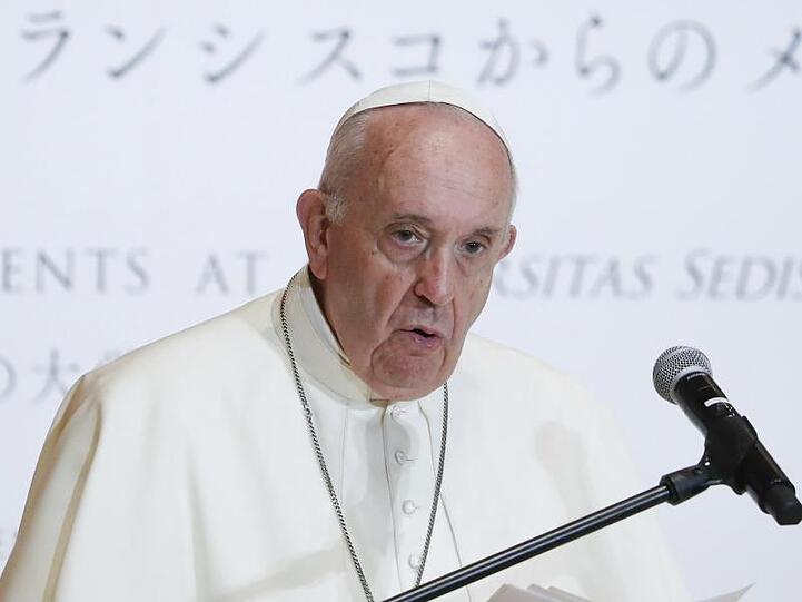 Papst Franziskus schafft das "päpstliche Geheimnis" im Fall von Missbrauch durch Priester ab.
