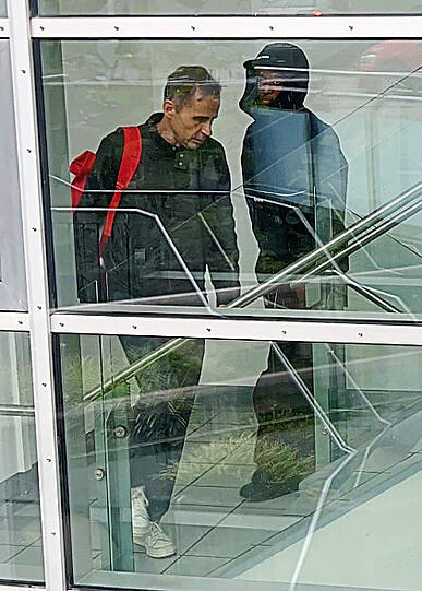 Auf dem Weg zum Medizincheck: Olise.