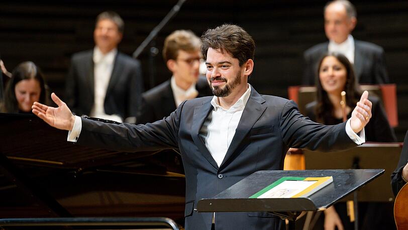 Lahav Shani wird im September 2026 Chefdirigent der M&uuml;nchner Philharmoniker - und ist auch jetzt schon sehr pr&auml;sent.