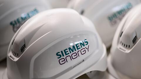 Der Münchner Energietechnikkonzern Siemens Energy schafft in seinem Transformatorenwerk in Nürnberg 350 neue Arbeitsplätze. (Archivbild)