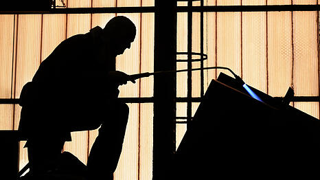 Der Fachkr&auml;ftemangel in Deutschland erfordert dringend Ma&szlig;nahmen zur Anwerbung qualifizierter Arbeitskr&auml;fte.