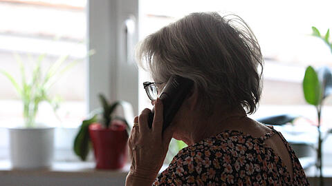 Einen Seniorin aus Feldmochiung-Hasebergl ist Opfer von Betr&uuml;gern geworden.  (Symbolbild).