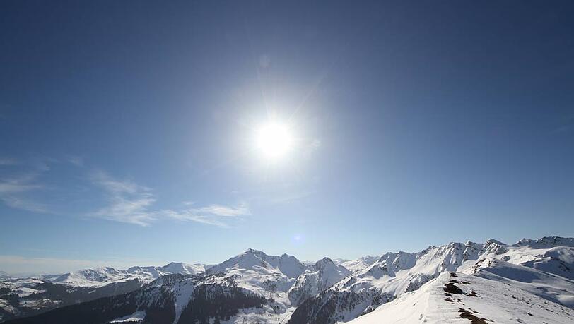 Sonnenskilauf im Tiroler Skigebiet Alpbachtal Wildschönau. Sonnenskilauf im Tiroler Skigebiet Alpbachtal Wildschönau.