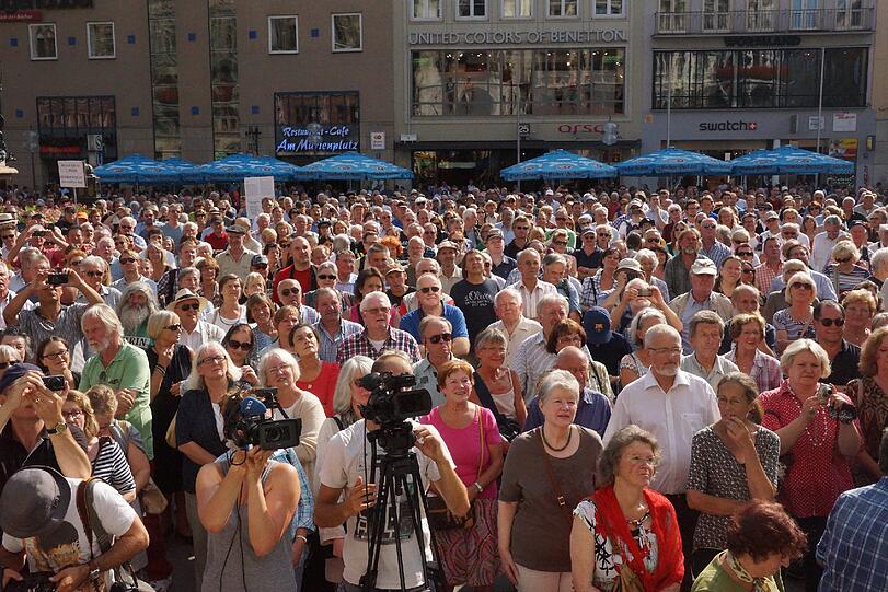 Die Bilder von Kundgebung von Gustl Mollath und seinen Unterstützern am Marienplatz.