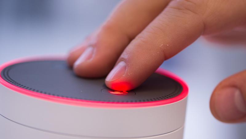 Lautsprecher Amazon Echo mit dem Alexa Voice Service. Lautsprecher Amazon Echo mit dem Alexa Voice Service.