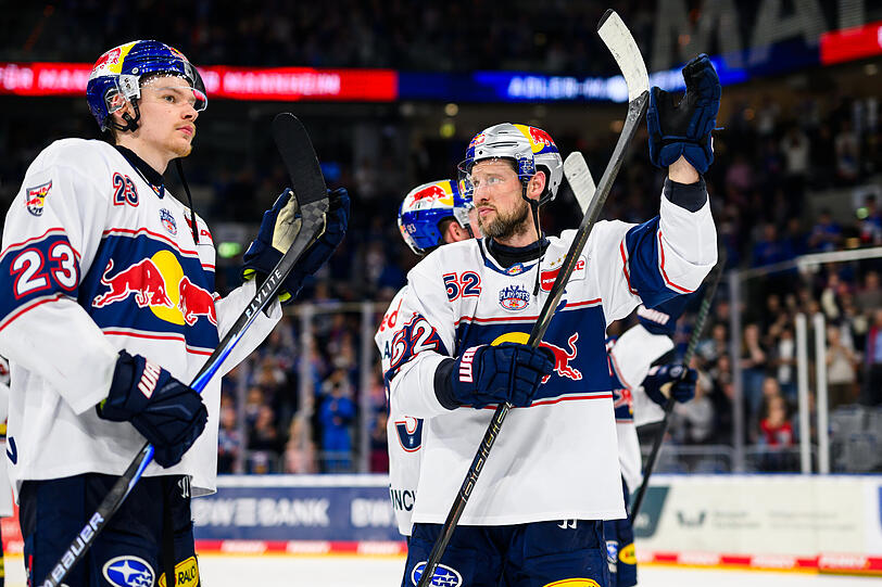 Wie geht es weiter beim EHC? Alberts Smits (l.) hat NHL-Pl&auml;ne, Kapit&auml;n Patrick Hager seine Zukunft noch offengelassen.