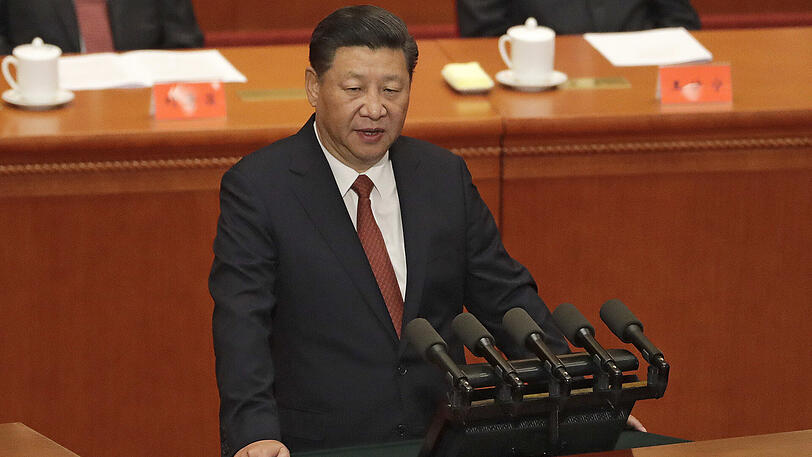 Der chinesische Präsident Xi Jinping spricht in Peking während einer Zeremonie anlässlich des 90. Geburtstags der Volksbefreiungsarmee.