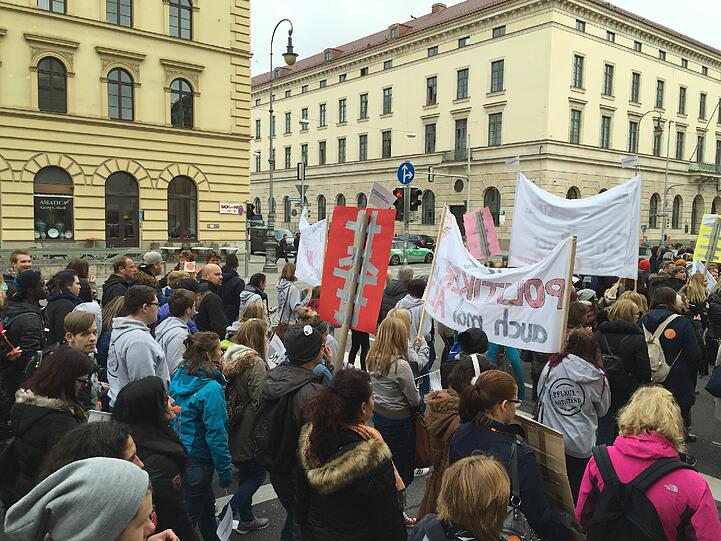 Alle Bilder von der Pfleger-Demo am Dienstag zum Durchklicken.