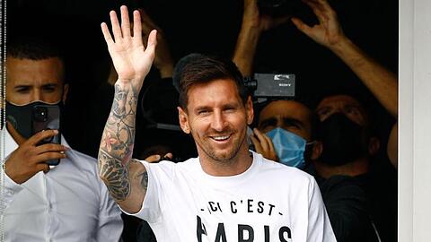 Bonjour Paris: Superstar Lionel Messi nach seiner Ankunft in Frankreichs Hauptstadt.
