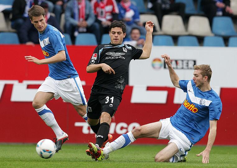 KEVIN VOLLAND NOTE 3 Die Uhr tickt, bald ist der Jüngling weg. Man wird ihn schmerzlich vermissen bei 1860 &ndash; auch wenn er in Bochum kein gutes Spiel zeigte. Der 19-Jährige trat selten in Szene.