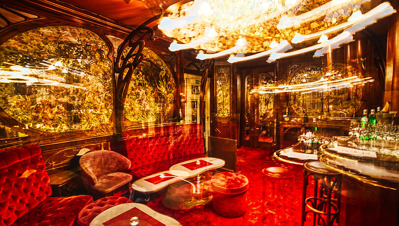 Der Salon Moet Chandon im Lehel in M&uuml;nchen fotografiert von Michael von Hassel. Jetzt ist er bereits ausger&auml;umt. Die Einbauten will Ralph Siegel nach Spanien bringen.