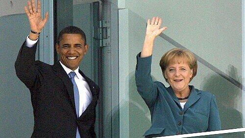 Winken für die Fotografen: Obama mit Merkel Winken für die Fotografen: Obama mit Merkel
