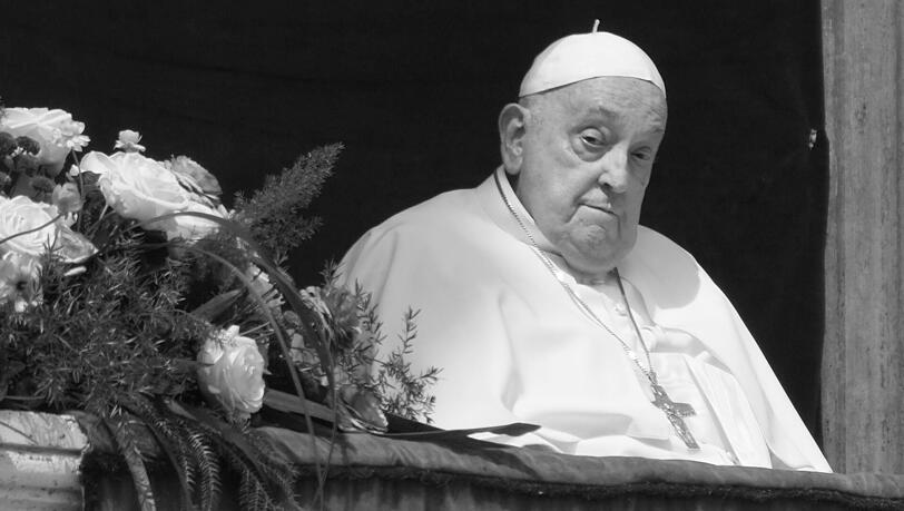 Sein letzter Auftritt: Papst Franziskus auf der zentralen Loge des Petersdoms in Rom am Ostersonntag.