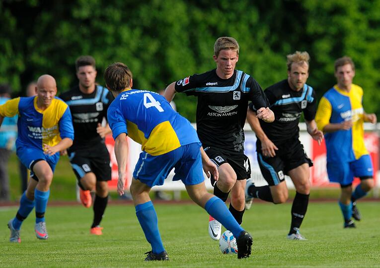 In seinem ersten Auftritt gelingen Neuzugang Marin Tomasov auf Anhieb zwei Tore. Der Gegner spielt allerdings nur in der Kreisliga A.