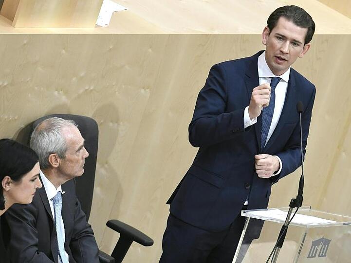 (Noch-)Kanzler Sebastian Kurz spricht in der Sondersitzung des Nationalrates in der Wiener Hofburg.