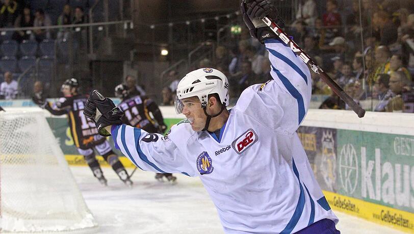 Große Nummer: Buchwieser ist einer der großen Stars der EHC-Geschichte. In der Debüt-Saison im Oberhaus wurde er 2011 "Rookie des Jahres".
