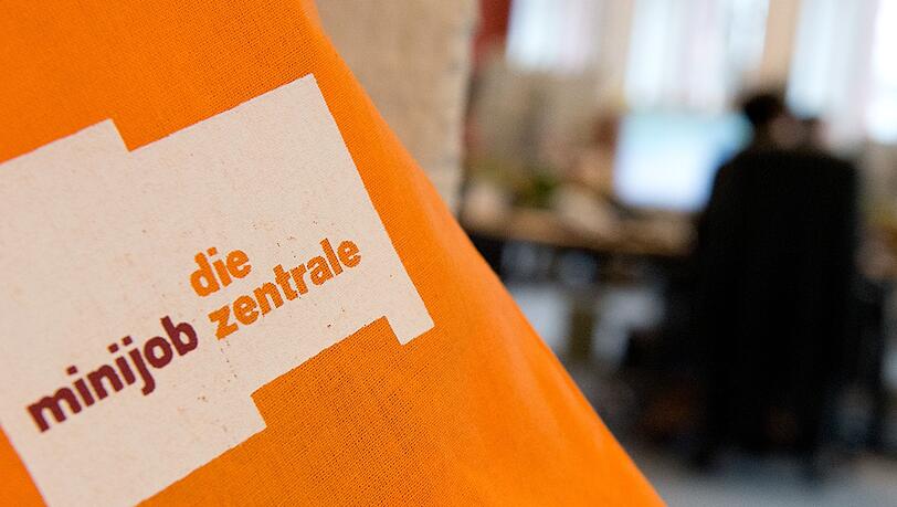 Die Möglichkeit von Minijobs, steuer-und abgabenfrei für die Beschäftigten, soll künftig wegfallen (Archivbild). Die Möglichkeit von Minijobs, steuer-und abgabenfrei für die Beschäftigten, soll künftig wegfallen (Archivbild).