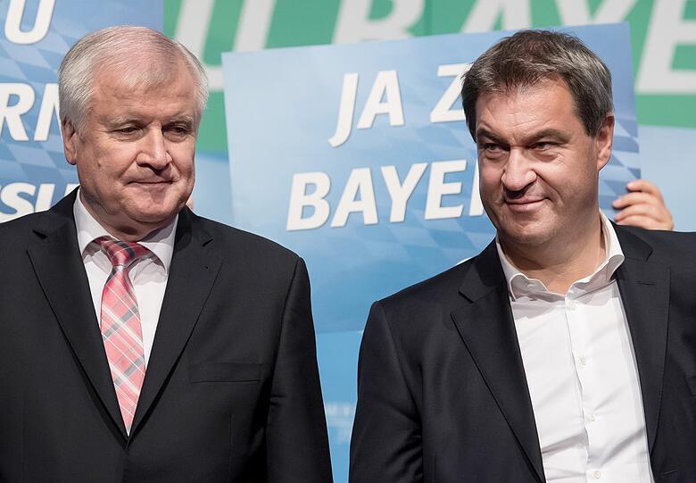 Noch-CSU-Parteivorsitzender Horst Seehofer (links) und sein designierter Nachfolger Markus Söder.