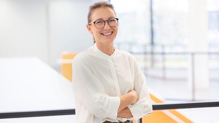 Jasmin Riedl ist Professorin für Politkwissenschaft an der Universität der Bundeswehr in München. Ihr zufolge ist eine Polatisierung nicht immer schlecht.