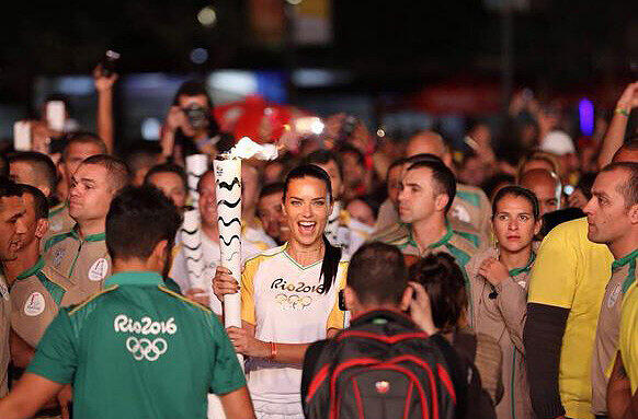 "Lasst die Spiele beginnen", verkünden die brasilianischen Supermodels Alessandra Ambrosio, Adriana Lima, Gisele Bündchen, Camila Alves und Izabel Goulart. Die heißesten Bilder der Mädels in Rio sehen Sie hier.