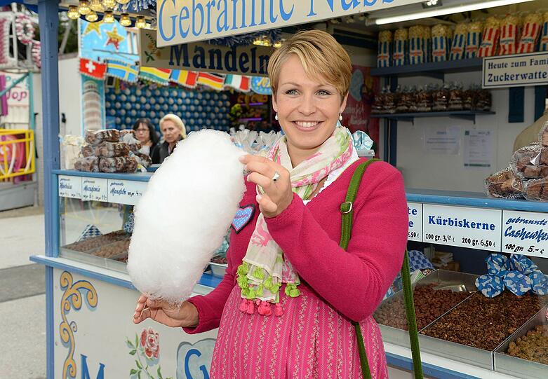 Magdalena Neuner präsentierte sich beim BWM Sport Wiesn-Stammtisch mit ihrem Baby-Bauch.