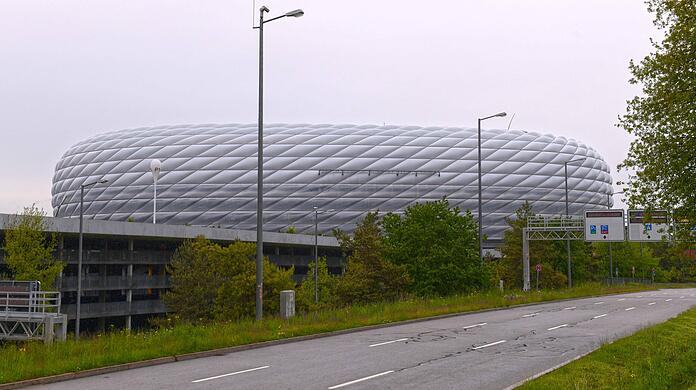 Die Allianz Arena ohne ihren bekannten Schriftzug.