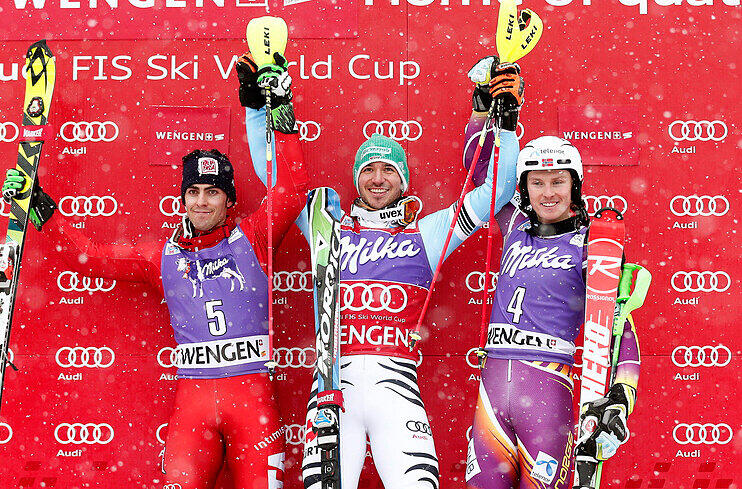 Felix Neureuther steht nach dem Slalom-Rennen in Wengen ganz oben auf dem Podest!