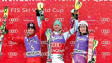 Felix Neureuther steht nach dem Slalom-Rennen in Wengen ganz oben auf dem Podest!