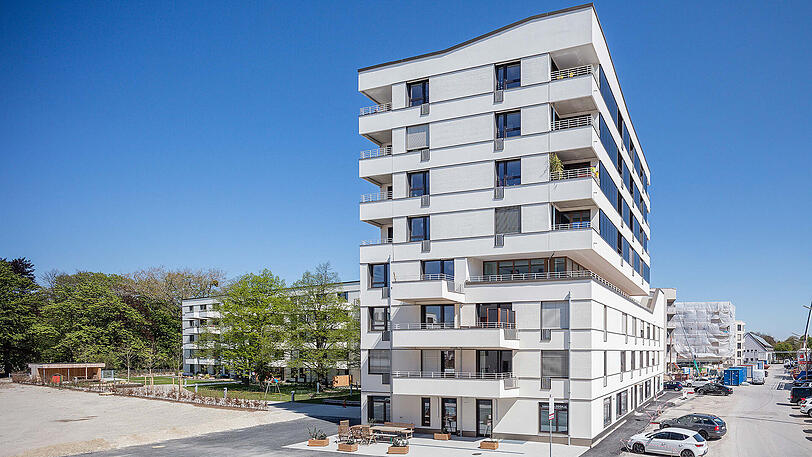 Schwabing-Freimann, Fritz-Winter-Straße 3 & 7: Spannendes Konzept im Gemeinschaftsbau der Wogeno: 75 Wohnungen, ein Radl-Laden, Co-Working- Räume, ein Yogastudio, Nachbarschaftscafé, eine Hausaufgabenbetreuung, Dachterrasse, Mietergärten &ndash; alles in diesem Turm.