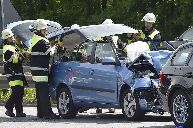 Schwerer Auffahrunfall auf der B95.