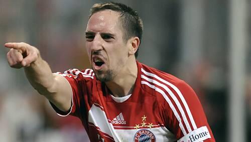 Die Richtung ist noch nicht so ganz klar: Franck Ribéry zieht es zwar Richtung Spanien, doch ob es tatsächlich so kommen wird, weiß er selbst nicht. Die Richtung ist noch nicht so ganz klar: Franck Ribéry zieht es zwar Richtung Spanien, doch ob es tatsächlich so kommen wird, weiß er selbst nicht.