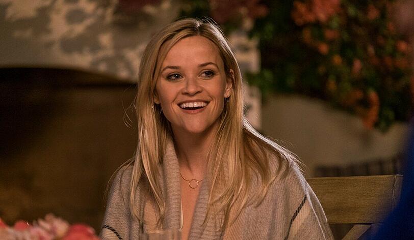 In "Liebe zu Besuch" spielt Reese Witherspoon eine zweifache Mutter, die sich drei junge Mitbewohner anlacht. Ursprünglich hätte Rose Byrne die Rolle übernehmen sollen.