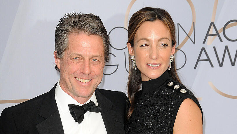 Hugh Grant und seine Ehefrau Anna Eberstein im Jahr 2019 Hugh Grant und seine Ehefrau Anna Eberstein im Jahr 2019