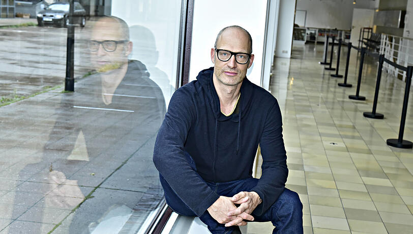 Ein Mann mit schillernden Facetten: Der Autor und Schauspieler Joachim Meyerhoff in der Schaubühne am Kurfürstendamm in Berlin. Ein Mann mit schillernden Facetten: Der Autor und Schauspieler Joachim Meyerhoff in der Schaubühne am Kurfürstendamm in Berlin.