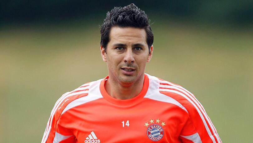 Zugänge: Claudio Pizarro wechselt zur neuen Saison zum zweiten Mal von Bremen an die Isar. Der Peruaner hat einen Einjahresvertrag unterschrieben und soll Druck auf Mario Gomez machen. Zugänge: Claudio Pizarro wechselt zur neuen Saison zum zweiten Mal von Bremen an die Isar. Der Peruaner hat einen Einjahresvertrag unterschrieben und soll Druck auf Mario Gomez machen.