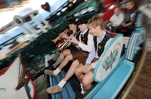 Am Ruhigsten war es dabei auf der Oidn Wiesn: 12 Delikte verzeichnet die Polizei dort in zwei Wochen, das ist zwar mehr als im Jahr 2011, als die Oide Wiesn das letzte Mal stattfand, aber im Vergleich zum übrigen Oktoberfest wirklich wenig.