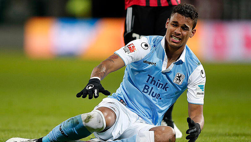 Seit dem 2. März bestritt er kein Spiel mehr: 1860-Torjäger Rubin Okotie Seit dem 2. März bestritt er kein Spiel mehr: 1860-Torjäger Rubin Okotie