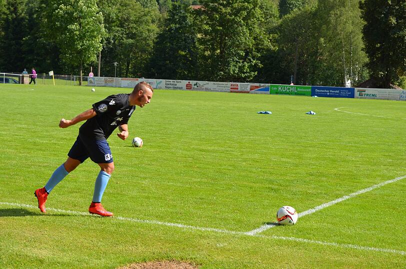 Trainer Torsten Fröhling und Co. in der Saisonvorbereitung bei der Arbeit - der TSV 1860 hat sein erstes Trainingslager in Bodenmais aufgeschlagen.