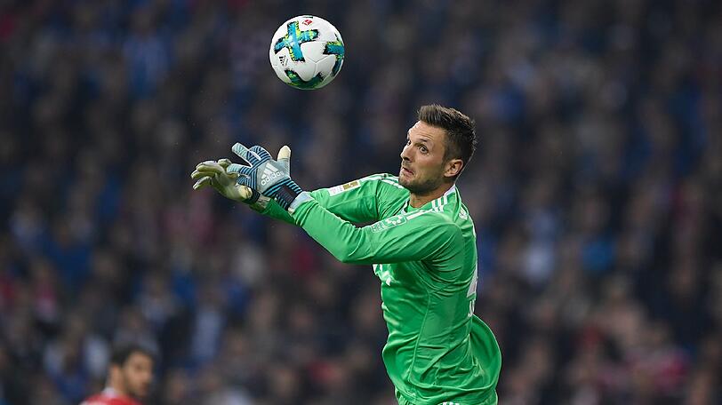 SVEN ULREICH - NOTE 2: Plötzlich Bayerns neue Nummer eins, da Manuel Neuer einige Monate ausfällt. Der Stellvertreter bewies Ruhe und Souveränität bei Rückpässen, sonst etwas nervös. Einmal flutschte ihm der Ball durch die Finger. Ansonsten top.