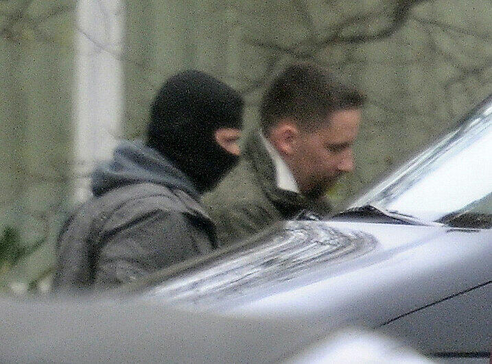 Wenige Stunden nach seiner Festnahme wurde der als  Terrorhelfer verdächtigte in Untersuchungshaft genommen.