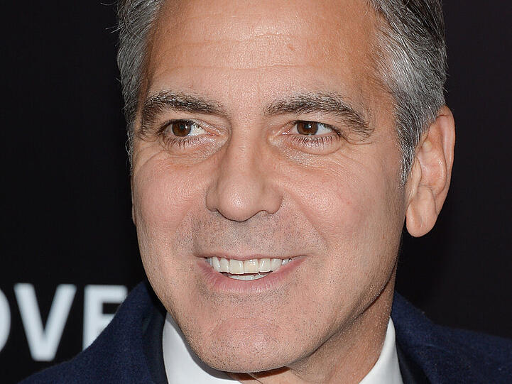 Die Frauen liegen ihm zu Füßen: Hollywood-Star George Clooney