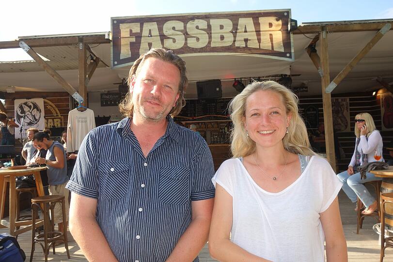 Nikola Strnad und Klaus Dalheimer vor ihrer neuen Fassbar