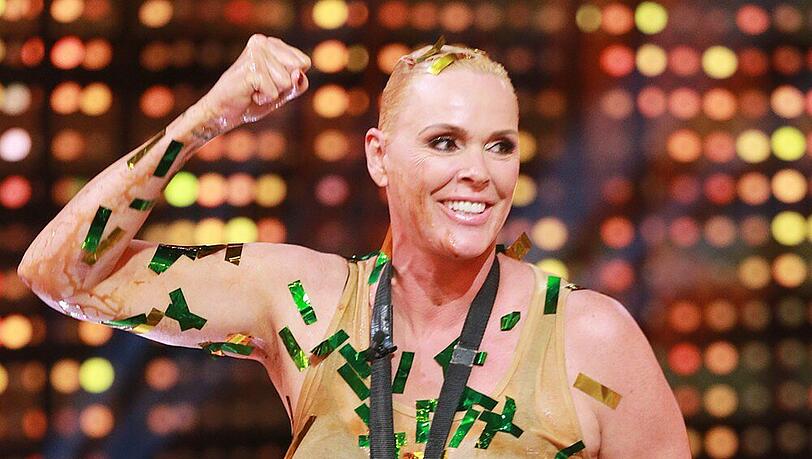 Nass, aber glücklich: Brigitte Nielsen darf wieder in den Dschungel Nass, aber glücklich: Brigitte Nielsen darf wieder in den Dschungel
